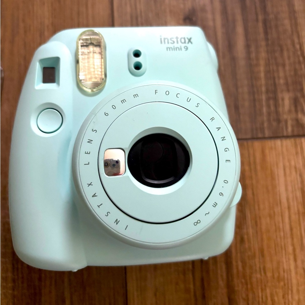 Fujifilm instax mini 9 camera